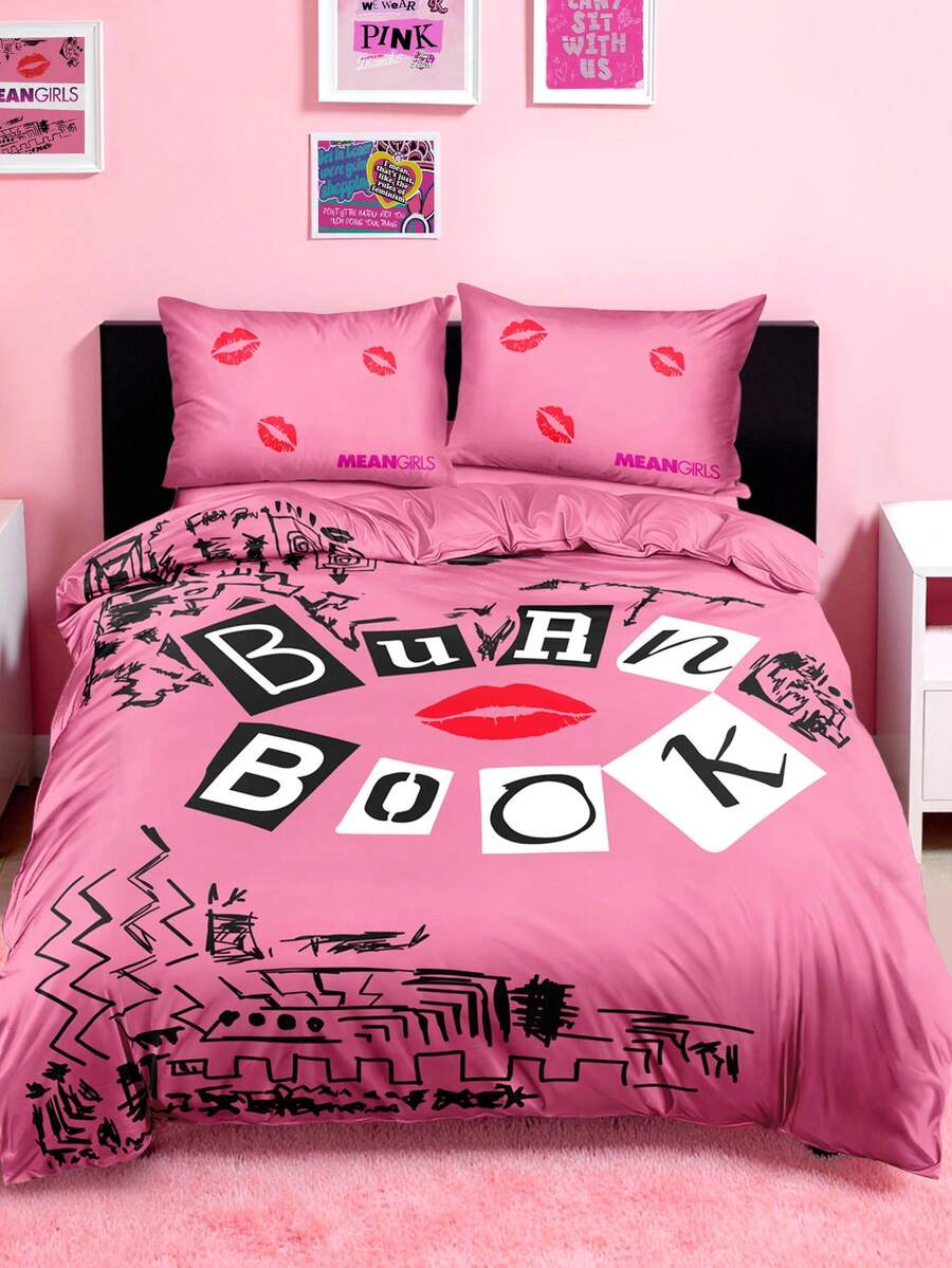 Mean Girls | SHEIN 这款三件套粉色印花被套采用柔软温暖的磨毛面料制成，颜色为玫瑰粉，并提供多种尺寸，适用于单人床、双人床、加大双人床和特大双人床。 - 玫粉色 - 查看 1