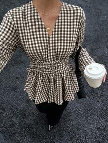 Siren Gaze 束腰双排扣双腰带长袖衬衫，柔软亲肤，杏色，适合工作和度假穿着。 - 卡其色 - 查看 4