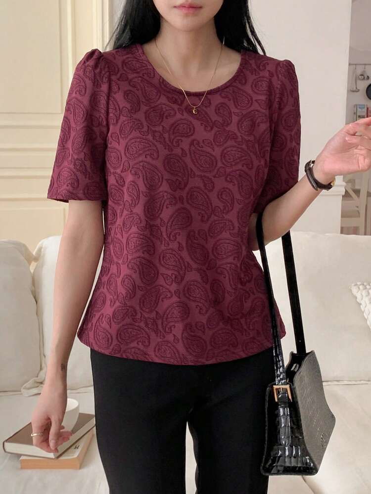 Women's Casual Crew Neck Textured Cashew Flower Print Short Sleeve Pullover T-Shirt, Elegant Resort Style Summer