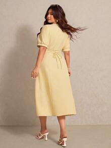 Elaquor Đầm midi cổ vuông màu vàng nhạt kẻ sọc tối giản dáng rộng dành cho nữ, đầm midi kẻ sọc vàng, đầm sơ mi nữ, đầm màu vàng nhạt, đầm kiểu Pháp, trang phục mùa xuân cho nữ, đầm mùa xuân cho nữ - Vàng nhạt - Xem 2