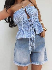 Sunnyshic Fashionable Casual Low-Waist Frayed Hem Washed Denim Shorts - Light Wash - View 4