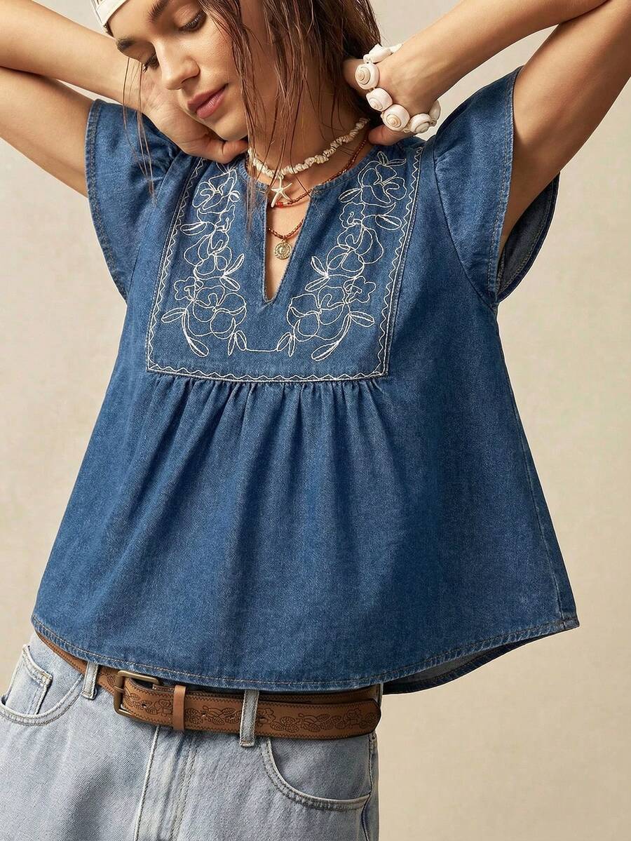 Bohemela Blus Denim Kasual Lengan Bergelombang Leher V Bordir Bunga untuk Wanita Ukuran Plus - Medium Wash - View 1