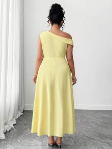 SHEIN PETITE CURVE Plus Size Women Butter Yellow Summer Elegant Graduation Dress,Oblique One Shoulder Sleeveless Ruched Waist Flared Hem Wedding Guest Formal Dress - Light Yellow - View 2