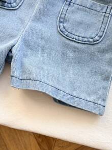 SHEIN Playful Pals 2pcs Baby Girls Collared Short Sleeve Pocket Button Denim Shirt Top+Elastic Waist Shorts Vintage Light Blue,Summer,Casual,City Break Outfit For Play - Light Wash - View 6