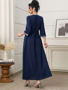 Yasmyna 刺绣镂空面料女士阿拉伯风格连衣裙 女士刺绣连衣裙 女士连衣裙 端庄藏蓝色女士连衣裙 端庄连衣裙 女士连衣裙 蓝色连衣裙 - 藏蓝色 - 查看 2