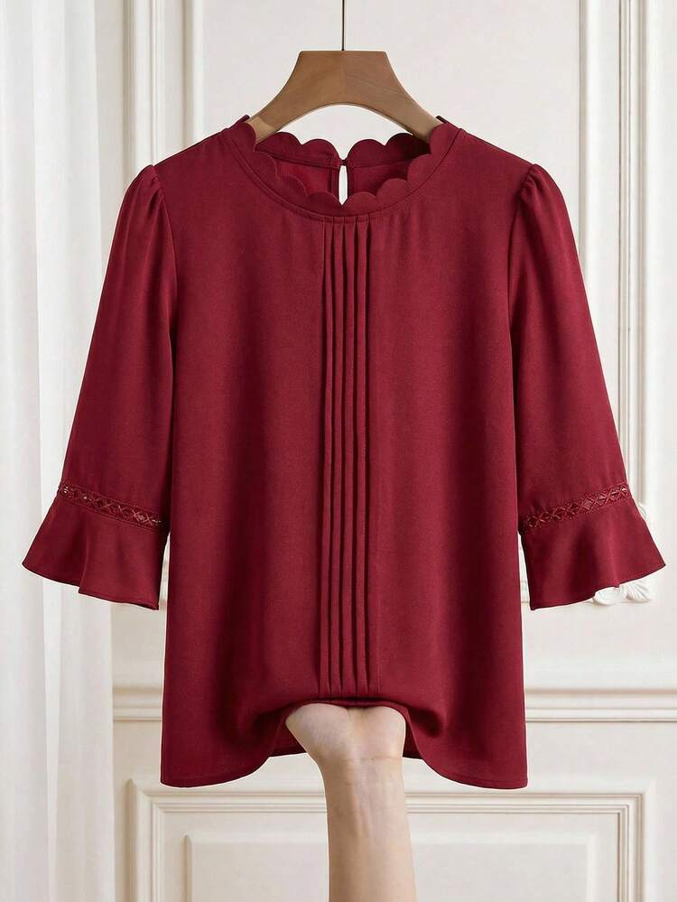 This Elegant Women's Summer Blouse Features A Rich Burgundy Paired With Classic Black, A Striking Color Contrast Perfectly Suited To The Romantic Atmosphere Of Valentine's Day. The Floral Pattern Is Achieved Through Pleats And Lace Details On The Top, Adding A Touch Of Delicate Style To Its Simplicity. The Design Includes A Puff-Sleeved, Gathered Top Paired With Loose-Fitting Black Trousers; The Fitted Top Accentuates The Figure, While The Wide-Leg Trousers Offer Both Comfort And A Polished Look. Suitable For Spring And Autumn, This Blouse Can Be Enhanced With Sophisticated Accessories For Valentine's Day, And Is Also Perfect For Everyday Wear, Whether For Commuting Or Casual Gatherings. The Burgundy Base Conveys A Romantic Feel While The Clean Lines Showcase A Refined And Fashionable Taste, Making It A Versatile And Stylish Choice For Any Wardrobe.