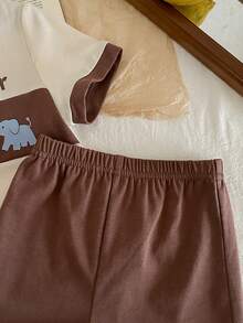 男婴拼接撞色圆领T恤套装，可爱卡通图案和字母，休闲时尚 - 彩色 - 查看 4