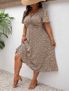 SHEIN Frenchy Đầm ngắn tay cổ chữ V họa tiết hoa dành cho nữ cỡ lớn, thích hợp mặc đi nghỉ mát hoặc hẹn hò. - màu nâu - Xem 3