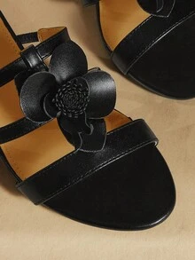 Rosivie Women's New Round Toe Low Block Heel Black 3D Floral Strap Sandals, Suitable With Dresses, French Style Open Toe Flat Shoes, Comfortable Daily Versatile Sandals - Black - View 4