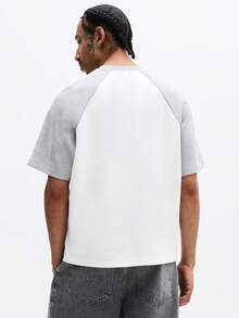 SUMWON Camiseta de béisbol de manga corta con cuello redondo para hombre, diseño de bloques de color en contraste, ajuste regular, para uso casual en primavera y verano - Rojo y blanco - Ver 2