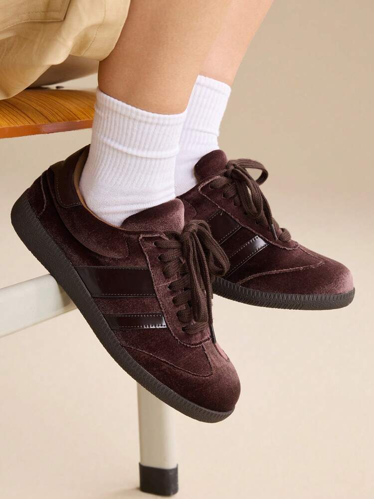 CUCCOO EASI Tênis Casuais Esportivos de Bico Redondo Retalhos Femininos, Tênis Esportivos de Linho Respirável Cinza para Uso Diário e Casual, Ideal para Voltar às Aulas