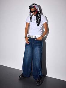 ROMWE MEN Street Life Quần jean denim nam kiểu dáng thường ngày, in họa tiết chéo, đã qua xử lý. - Màu xanh lam - Xem 2