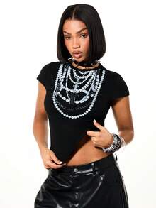 SUMWON WOMEN 珍珠项链图案短袖婴儿T恤，铆钉领圆领印花上衣 - 黑色 - 查看 6