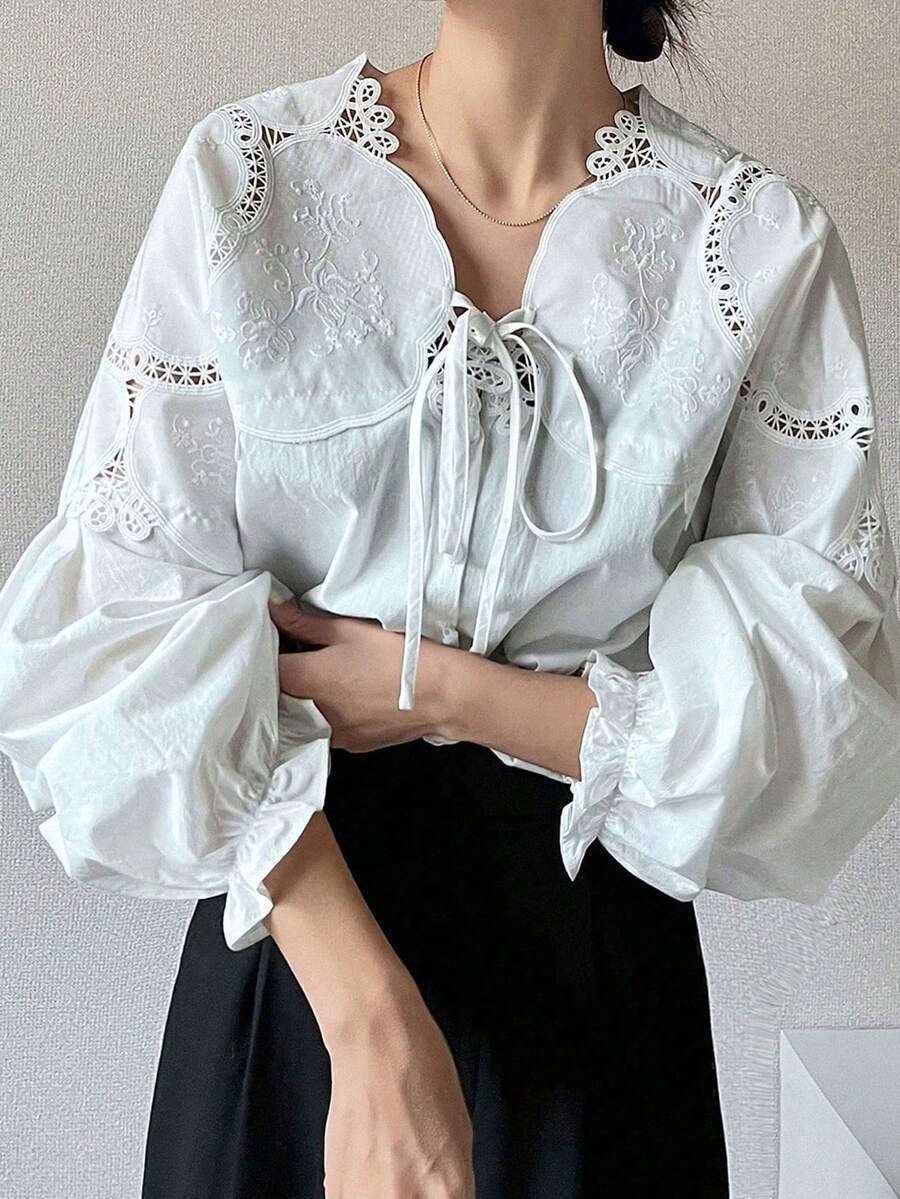 FRIFUL 女士刺绣不对称领蝴蝶结灯笼袖宽松衬衫 - 白色 - 查看 1