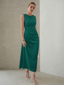 MOTF PREMIUM 优雅的金属花卉细节褶皱中长连衣裙，适合约会和日常穿着 - 綠色 - 查看 5