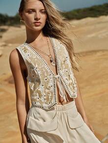 MOTF STUDIO WOMEN'S WESTERN STYLE EMBROIDERED RIVET FRONT TIE JACKET