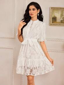 Modelyn 女士立领印花蕾丝拼接仿珍珠纽扣腰带装饰优雅收腰度假休闲迷你连衣裙 - 白色 - 查看 5