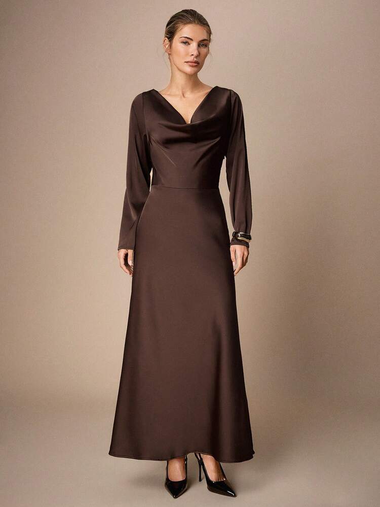 SHEIN Maija Robe longue à manches longues et taille cintrée pour femmes, avec un design à laçage dans le dos pour mettre en valeur l'élégance et la sensualité. Bien taillée pour mettre en valeur la silhouette, le style de cette robe dégage une sophistication gracieuse dans une nuance de brun sobre mais élégante. Idéale pour les fêtes, les événements et comme robe d'invitée de mariage, c'est un choix de robe Top de gamme pour afficher une posture féminine et de la confiance en soi.