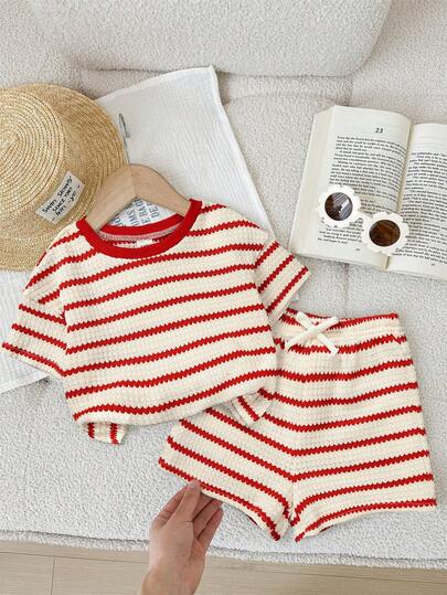 SHEIN LMoss Kids 2件套女婴针织条纹圆领T恤和短裤套装