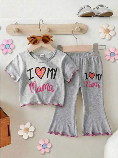 SHEIN Playful Pals Babyflicka med hjärtmönster, rund halsringning, kortärmad t-shirt och utsvängda byxor, avslappnad outfit