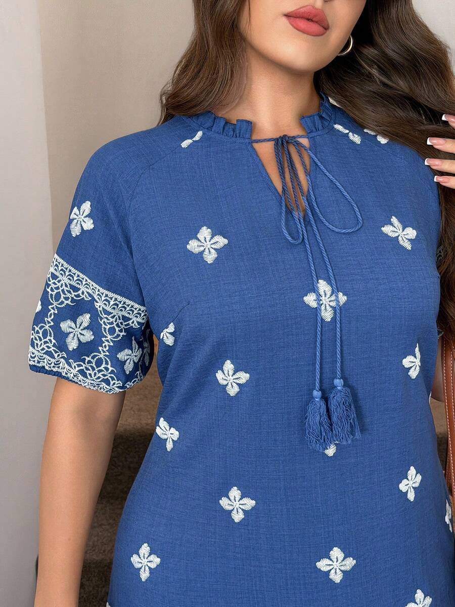 SHEIN LUNE 大码女式花卉刺绣荷叶边系领休闲连衣裙