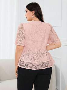 Modelyn Áo kiểu dáng thanh lịch tay ngắn, cổ chữ V, cài cúc phía trước, màu trơn, phối ren, cỡ lớn. - Hồng - Xem 2