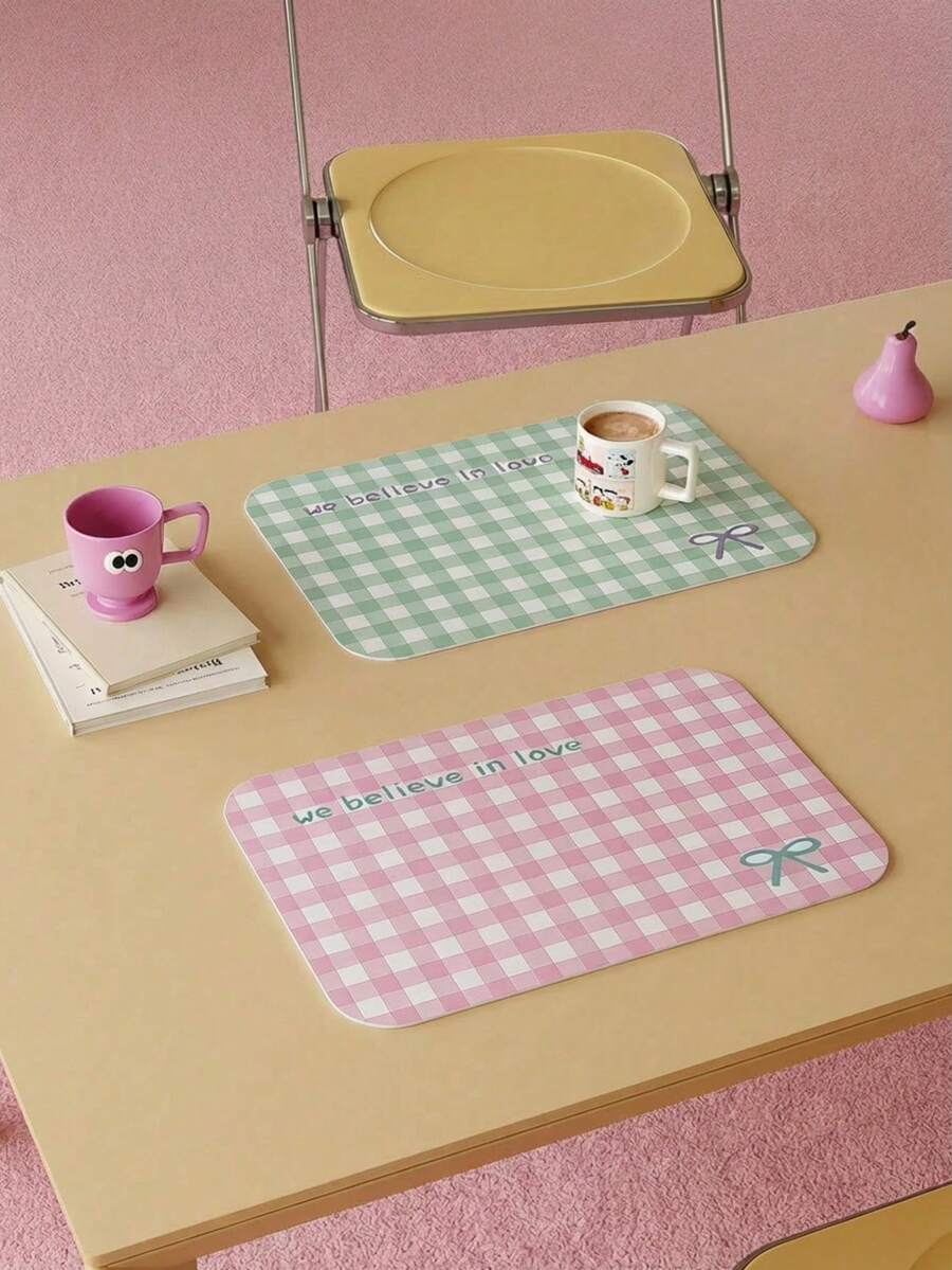 Joivida 格子图案“我们相信爱”PU皮革餐垫 - 小巧可重复使用的桌垫，送给亲朋好友的独特礼物