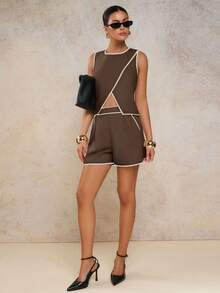 COSMINA 女士休闲无袖上衣，圆领包边，下摆开衩 - 棕色 - 查看 4