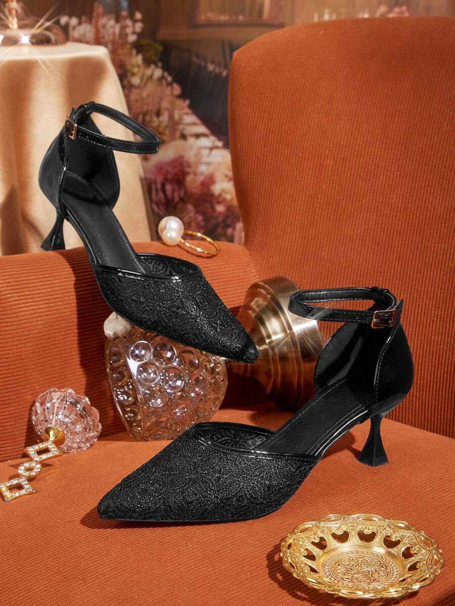 CUCCOO TILAWA 女士蕾丝材质镂空后跟设计搭扣尖头黑色穆勒高跟鞋，适合派对、日常穿着及拍照。 - 黑色 - 查看 1