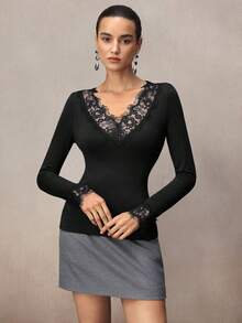 NOVVYNE 深V领蕾丝边性感优雅修身T恤，舒适藏蓝色上衣 - 黑色 - 查看 6