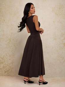 SHEIN PETITE 女士休闲日常通勤简约纯色无袖褶裥喇叭下摆连衣裙，夏季 - 咖啡棕 - 查看 2