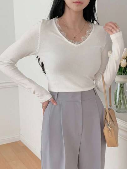 DAZY Solid Color Contrast Lace Long-Sleeved V-Neck Fitted Women's Sweater