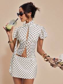 SHEIN BAE 女士简约休闲波点印花短裙，时尚百搭，适合通勤、休闲、工作、可爱阔腿裤、休闲阔腿裤、早午餐下装，情人节、夏季假期、生日等场合皆宜，白色裙子 - 杏色 - 查看 1