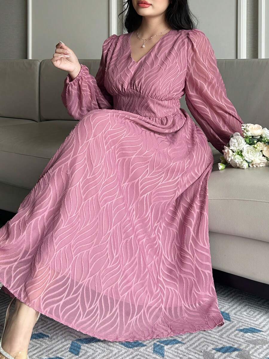 Dazy Plus V领印花灯笼袖优雅修身长款连衣裙，大码，度假风连衣裙 - 紫色 - 查看 1