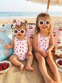 SHEIN 可爱复古ins风樱桃粉条纹印花图案，少女休闲简约连体泳衣，适合夏季、海滩度假拍照、亲子装、第一次海滩之旅、暑假、泳池派对、夏令营、田园风等场合。 - 彩色 - 查看 2