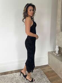 RebeccaVibe 女士优雅花卉植绒透明露背挂脖中长连衣裙 - 黑色 - 查看 4