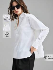 Camisa de manga comprida com cintura marcada e modelagem flare, gola boneca, coleção Primavera/Verão 2026. Ideal para festas urbanas modernas, volta às aulas, uso casual minimalista urbano, estilo boêmio, férias, festivais, primavera, Dia dos Namorados, carnaval e festas na praia. Elegante e perfeita para ocasiões especiais. - Branco - Ver 7