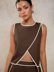 COSMINA 女士休闲无袖上衣，圆领包边，下摆开衩 - 棕色 - 查看 3