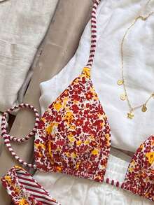 Swim Mod 2件套女士可爱时尚度假沙滩随机印花双面露背吊带比基尼上衣和可爱短裤套装 - 彩色 - 查看 4