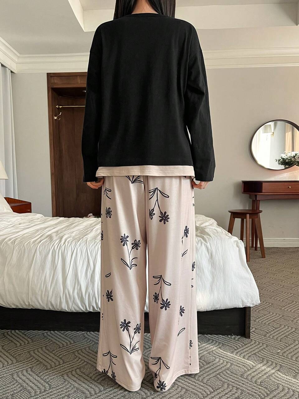 Women's Contrast Color Patchwork Knit Top & Allover Print Pajama Set