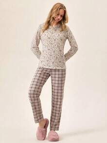 Women's Ditsy Floral Round Neck Long Sleeve Top And Plaid Pants Pajama Set - Multicolor - View 3