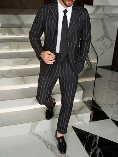 Manfinity Mode Chaqueta y pantalones de traje a rayas de doble botonadura de estilo casual elegante para hombres, con diseño de cuello con muesca para un estilo y un abrigo adicionales, adecuado para el transporte diario, los negocios, las fiestas y los banquetes. Este conjunto de traje es un artículo versátil e indispensable en el guardarropa de un hombre, lo que lo convierte en un excelente regalo para novios o esposos