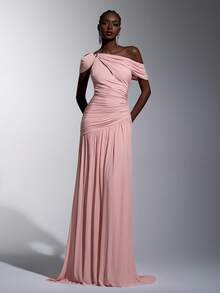 Elitara 这款粉色弹力网纱连衣裙优雅简约，时尚别致，饰有手工金属装饰，采用不对称领口设计，A字裙摆飘逸灵动，并带有褶裥。适合各种正式场合，包括婚礼宾客、约会、派对和伴娘礼服。单肩连衣裙，优雅长款粉色连衣裙，腮红粉色连衣裙，女士粉色礼服，女士正式优雅晚礼服。 - 粉色 - 查看 3