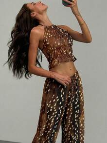 Aloruh Bộ đồ nữ cổ điển gồm áo hai dây hở lưng in hình hươu chấm bi và quần ống đứng cạp cao, thích hợp cho đi chơi, hẹn hò, ngày Valentine, dành cho các cô gái trẻ. Quần ống rộng họa tiết hươu/động vật, phong cách Bohemian lãng mạn retro Y2K. - màu nâu - Xem 1