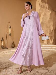 Al Najma 女士复古优雅浅紫色流苏领饰缎面提花宽松长袖长袍 - 淡紫色 - 查看 4