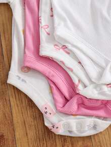 SHEIN LMoss Kids 4件套新生女宝宝夏季可爱针织卡通兔子碎花短袖连体衣套装 - 彩色 - 查看 4