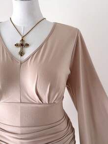 Sunspun Camiseta de manga larga con cuello en V sólido y estilo vintage romántico para mujer de talla grande, camiseta de manga larga regular, camiseta ajustada con pliegues a la moda, adecuada para uso diario, temporada de vuelta al colegio, diseño de cintura, apropiada para la oficina, fiestas de solteros, ir y venir, casual, reuniones con la novia, campus, diversos estilos universitarios, primavera, verano, otoño - Albaricoque - Ver 4