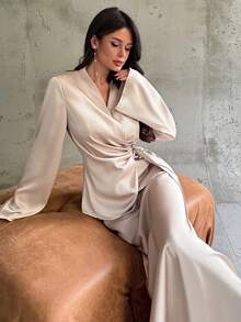 Firerie 男士优雅纯色腰带露背缎面亮面裹身系带上衣/衬衫和鱼尾裙两件套，缎面不对称下摆缎面裙套装，通勤派对，工作两件套，婚礼两件套，适合通勤、日常穿着，春夏款 - 杏色 - 查看 8