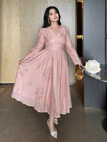 Dazy Plus Đầm dài tay dài, cổ chữ V, thắt eo, thêu hoa, thanh lịch dành cho nữ cỡ lớn, màu hồng, thích hợp cho mùa xuân/hè. - Hồng - Xem 5