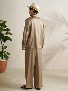 Manfinity Dauomo 男士纯色 Polo 领单排扣短袖衬衫上衣搭配阔腿裤休闲日常穿搭 - 橄欖綠 - 查看 2